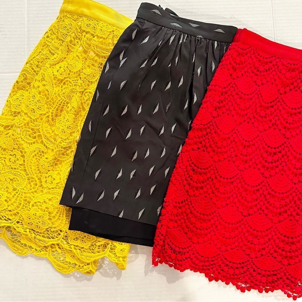 Club Monaco Lace‎ Mini Skirts Set of 3 Women's 2 Red Black Yellow Cotton Silk